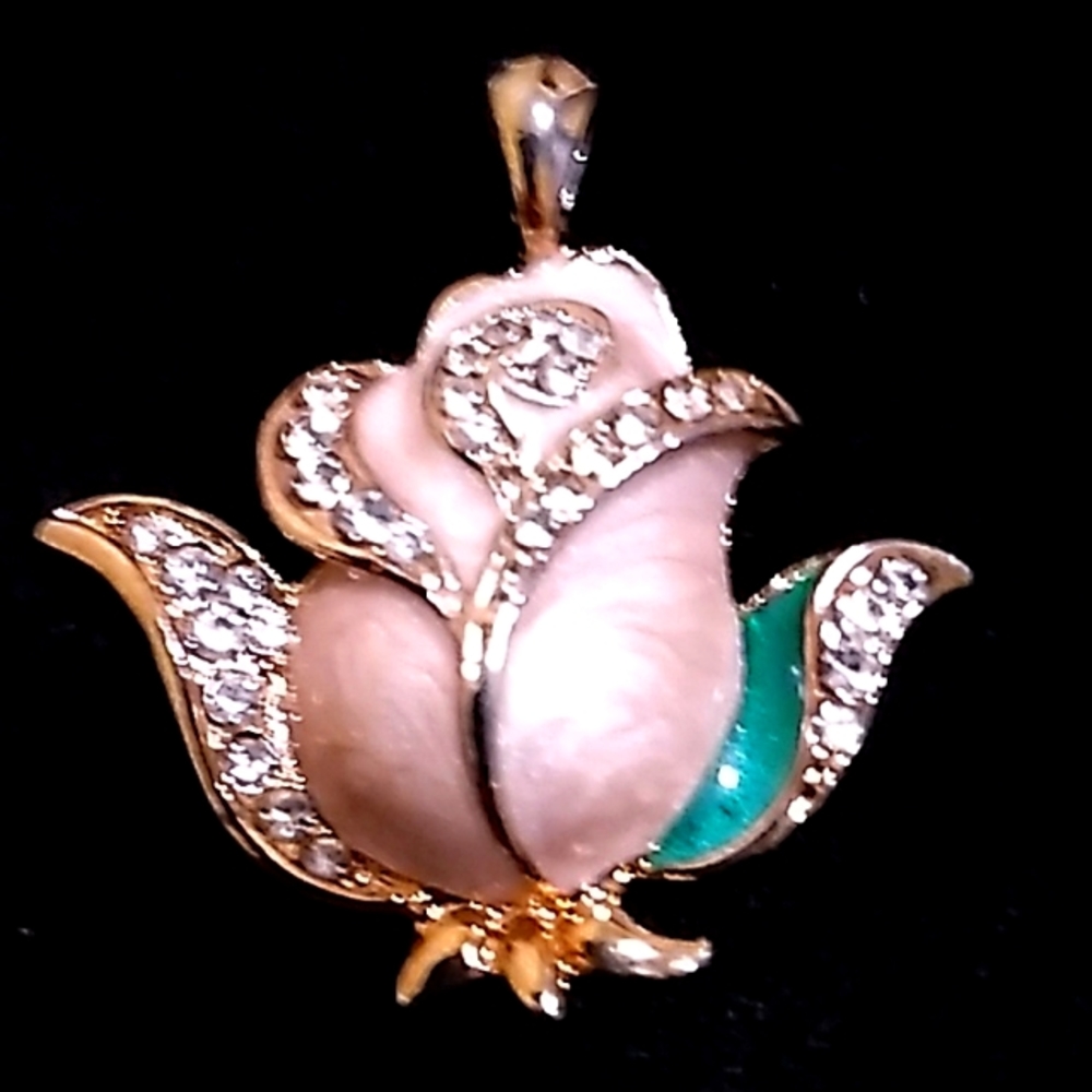 Vintage Rose Pendant